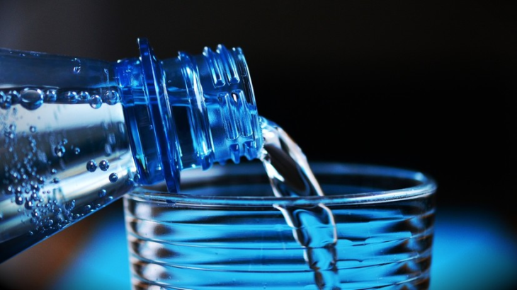 Китайские ученые выявили опасности питьевой воды из пластиковых бутылок