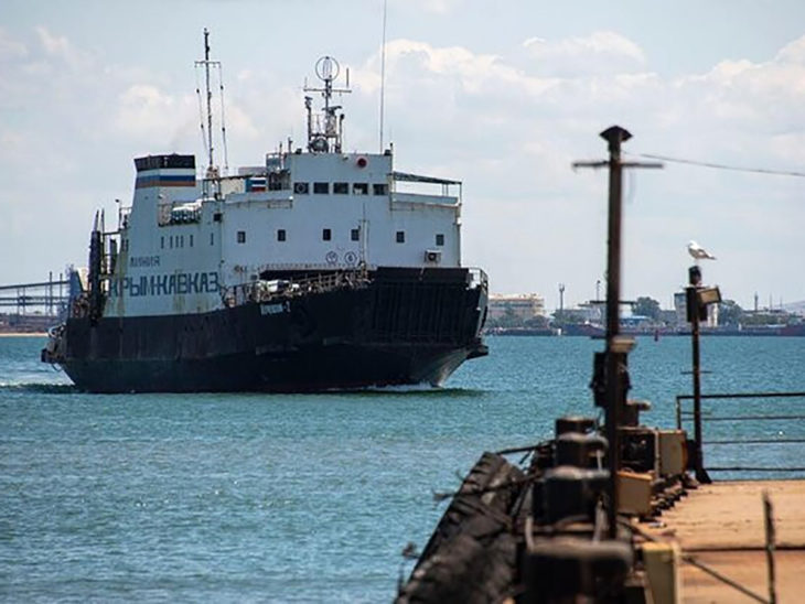 Массированная атака БПЛА: Удары по Севастополю и паромной переправе, атаковано судно, есть погибшие